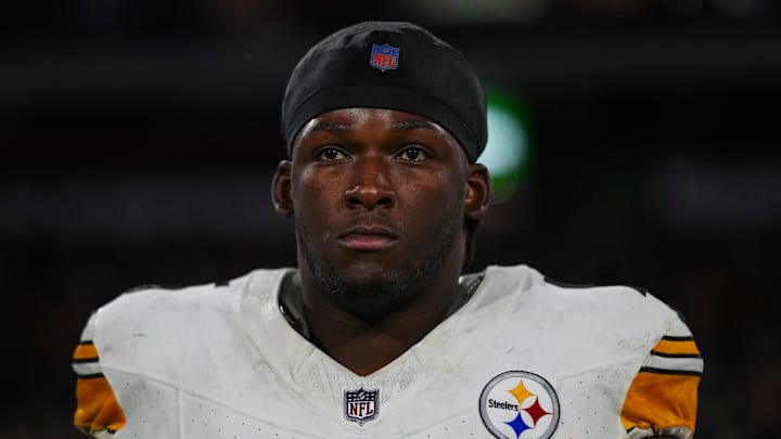 Pittsburgh Steelers v Cleveland Browns