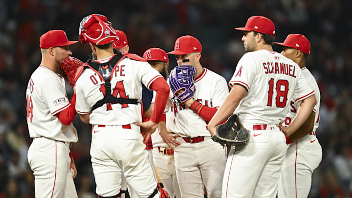 Apr 19, 2025; Anaheim, California, USA; Los Angeles Angels pitcher Reid Detmers (48), shortstop Zach Neto (9), catcher Logan O'Hoppe (14), first baseman Nolan Schanuel (18), and other teammates meet at the mound against the San Francisco Giants during the sixth inning at Angel Stadium. Mandatory Credit: Jonathan Hui-Imagn Images Apr 19, 2025; Anaheim, California, USA; Los Angeles Angels pitcher Reid Detmers (48), shortstop Zach Neto (9), catcher Logan O'Hoppe (14), first baseman Nolan Schanuel (18), and other teammates meet at the mound against the San Francisco Giants during the sixth inning at Angel Stadium. Mandatory Credit: Jonathan Hui-Imagn Images