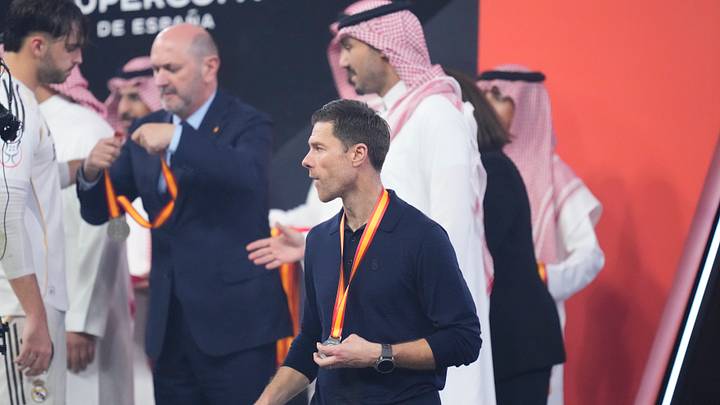 Alonso has been backed by an old Chelsea favourite