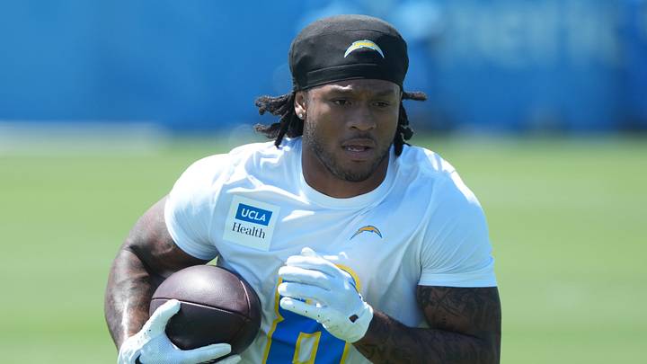 May 19, 2026; El Segundo, CA, USA; Los Angeles Chargers running back Omarion Hampton (8) carries the ball during offseason workouts at The Bolt. Mandatory Credit: Kirby Lee-Imagn Images May 19, 2026; El Segundo, CA, USA; Los Angeles Chargers running back Omarion Hampton (8) carries the ball during offseason workouts at The Bolt. Mandatory Credit: Kirby Lee-Imagn Images