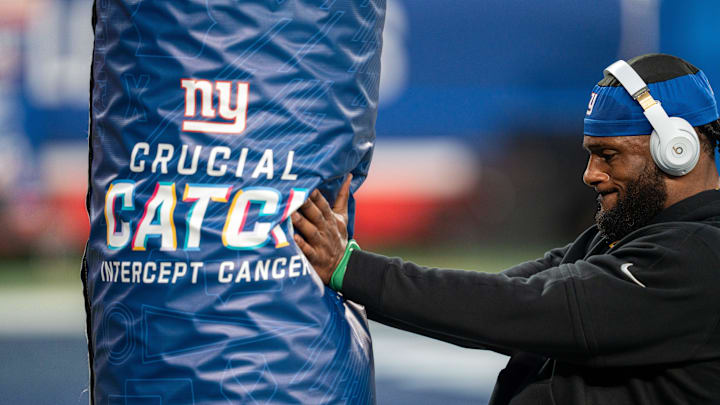Sep 26, 2024; East Rutherford, NJ, US; New York Giants linebacker Kayvon Thibodeaux (5) warms up during pre-game at MetLife Stadium.  
