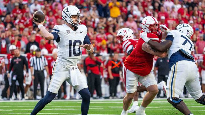 Sep 6, 2025; Lincoln, Nebraska, USA; Akron Zips quarterback Ben Finley (10) passes against the Nebraska Cornhuskers during the second quarter at Memorial Stadium. Mandatory Credit: Dylan Widger-Imagn Images Sep 6, 2025; Lincoln, Nebraska, USA; Akron Zips quarterback Ben Finley (10) passes against the Nebraska Cornhuskers during the second quarter at Memorial Stadium. Mandatory Credit: Dylan Widger-Imagn Images