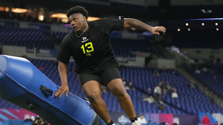 Feb 27, 2025; Indianapolis, IN, USA; Arkansas defensive lineman Eric Gregory (DL13) participates in drills during the 2025 NFL Combine at Lucas Oil Stadium. Mandatory Credit: Kirby Lee-Imagn Images