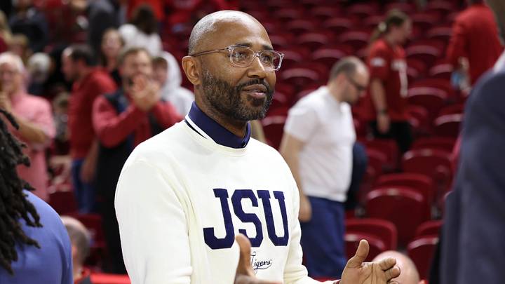 Nov 21, 2025; Fayetteville, Arkansas, USA; Jackson State Tigers head coach Mo Williams congratulates Arkansas Razorbacks players after the game at Bud Walton Arena. Arkansas won 115-61. Mandatory Credit: Nelson Chenault-Imagn Images Nov 21, 2025; Fayetteville, Arkansas, USA; Jackson State Tigers head coach Mo Williams congratulates Arkansas Razorbacks players after the game at Bud Walton Arena. Arkansas won 115-61. Mandatory Credit: Nelson Chenault-Imagn Images