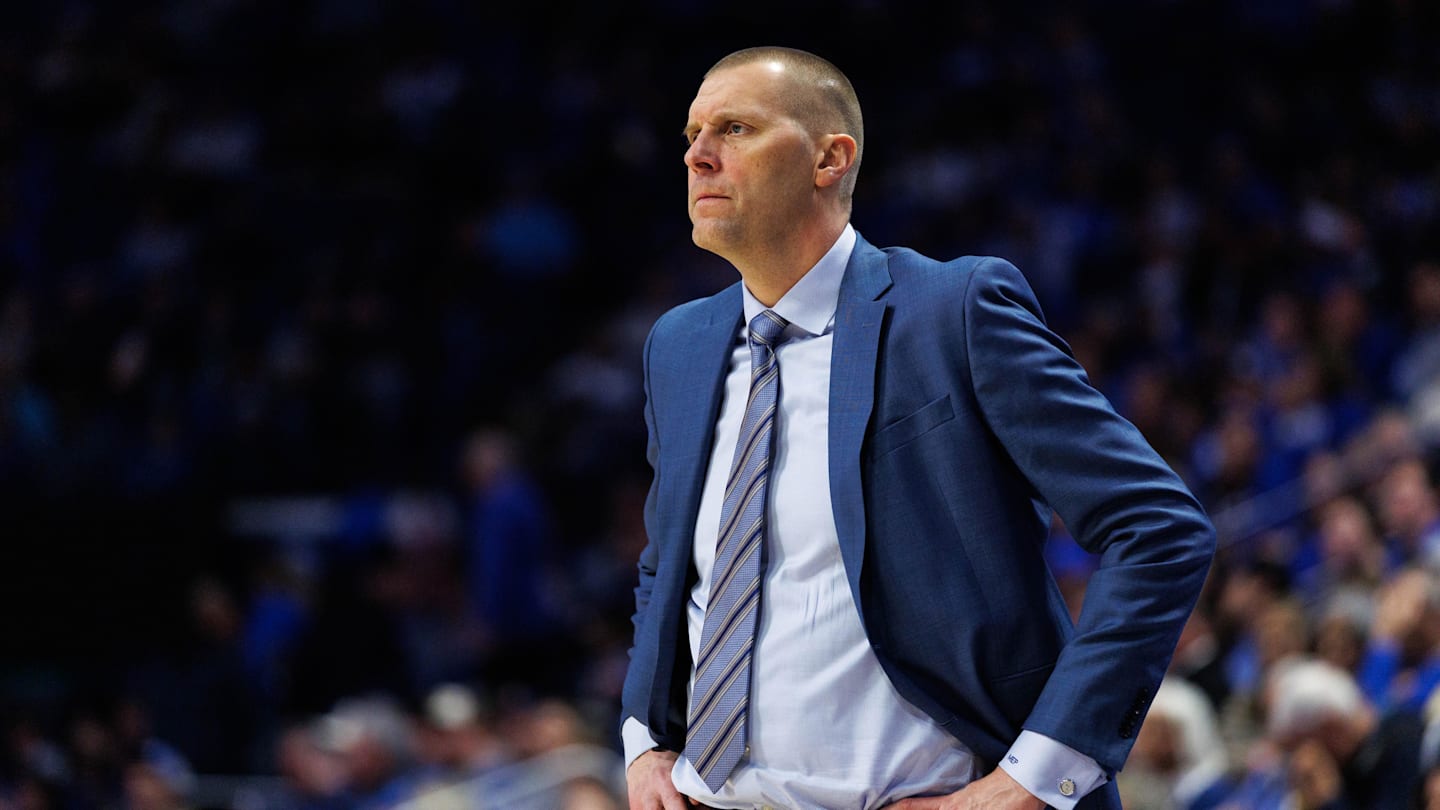 This Kentucky team needs more of the fiery attitude Mark Pope displayed on Tuesday