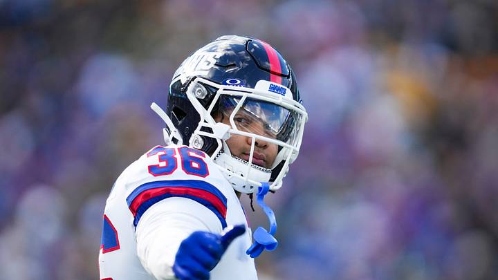 New York Giants cornerback Rico Payton (36) signals during a game against the Green Bay Packers at MetLife Stadium, Nov 16, 2025, East Rutherford, NJ, USA.