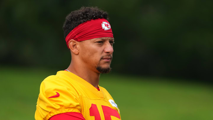 BREAKING NEWS: Kansas City Chiefs quarterback Patrick Mahomes apologized to the fans for not being able to give 100% effort and for the narrow loss to the Arizona Cardinals. The reason behind his apology brought tears to the fans and garnered much sympathy. – manh