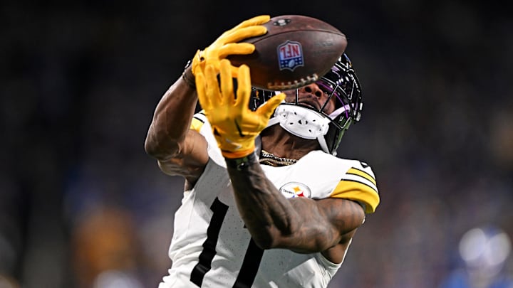 Dec 21, 2025; Detroit, Michigan, USA; Pittsburgh Steelers wide receiver Marquez Valdes-Scantling (11) catches a pass during the fourth quarter against the Detroit Lions at Ford Field. Mandatory Credit: Lon Horwedel-Imagn Images
