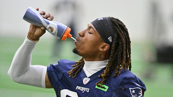 New England Patriots - Cornerback Alex Austin