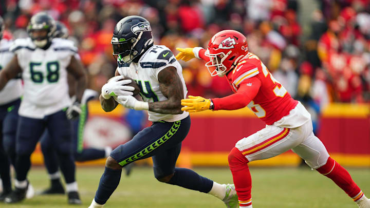 DK Metcalf runs with the ball versus the Kansas City Chiefs.