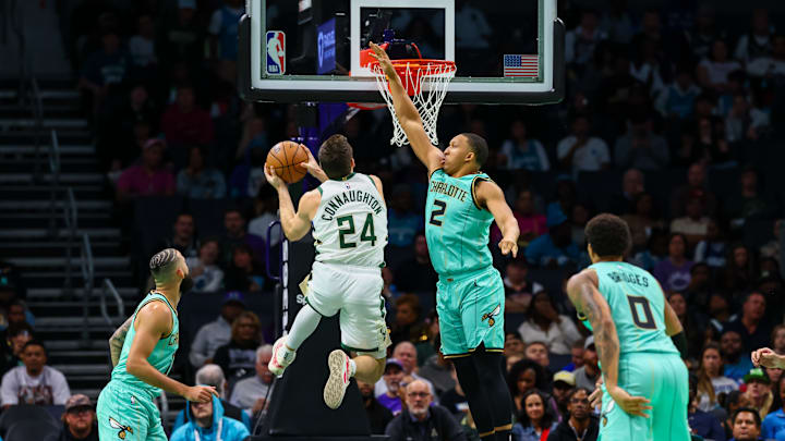 Milwaukee Bucks v Charlotte Hornets