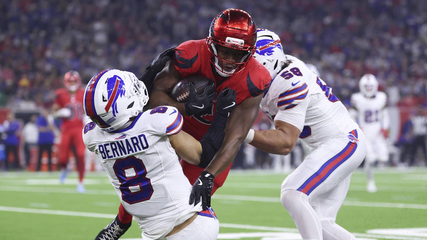 Defensive Injuries Fight Bills' latest defensive injury likely 'not long term' for team captain