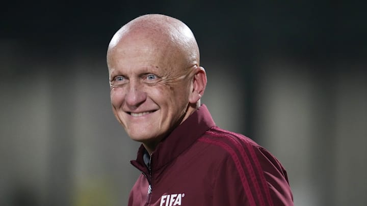 Pierluigi Collina est déjà apparu sur la pochette de PES 3. 