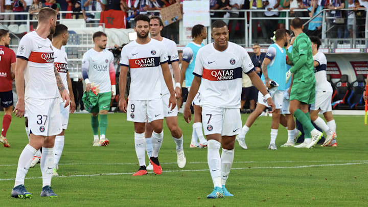Clermont Foot 63 v Paris Saint-Germain - Ligue 1 Uber Eats