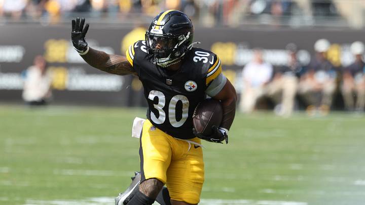 Pittsburgh Steelers running back Jaylen Warren is a great prop target in Week 4. 