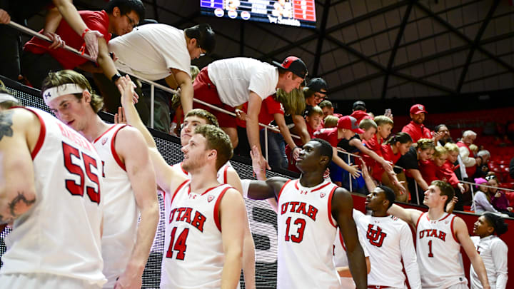 Dec 31, 2023; Salt Lake City, Utah, USA; The Utah Utes thank the fans after defeating the Washington