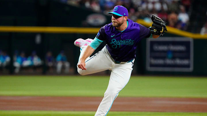 Diamondbacks pitcher Corbin Burnes (39) pitches against the Dodgers during a game at Chase Field on May 10, 2025, in Phoenix.