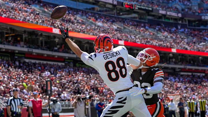 Cincinnati Bengals tight end Mike Gesicki (88) is unable to catch a pass in the end zone in the second quarter of the NFL Week 1 game between the Cleveland Browns and the Cincinnati Bengals at Huntington Bank Field in Cleveland on Sunday, Sept. 7, 2025.