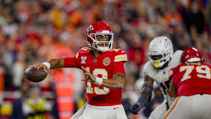 Dec 25, 2025; Kansas City, Missouri, USA; Kansas City Chiefs quarterback Chris Oladokun (19) throws the ball during the fourth quarter at GEHA Field at Arrowhead Stadium. Mandatory Credit: Jay Biggerstaff-Imagn Images