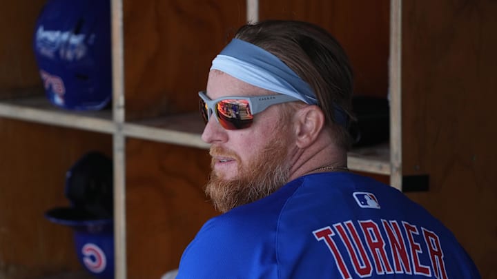 Chicago Cubs first base Justin Turner (3) gets ready for a game against the Arizona Diamondbacks at Salt River Fields at Talking Stick on March 3.