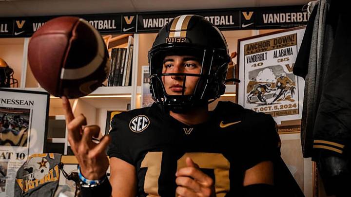 Matthew Smith commits to Vanderbilt Matthew Smith commits to Vanderbilt