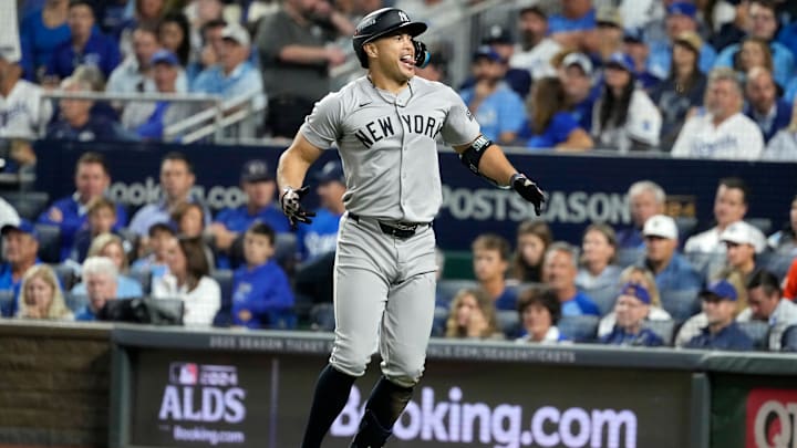 Division Series - New York Yankees v Kansas City Royals - Game 3
