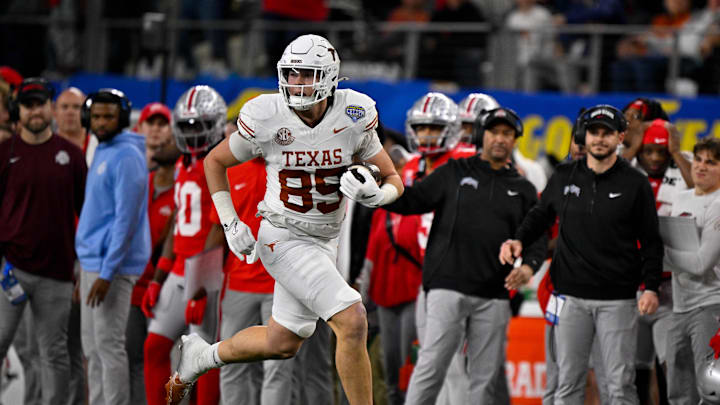 Jan 10, 2025; Arlington, TX, USA; Texas Longhorns tight end Gunnar Helm (85) in action during the game between the Texas Longhorns and the Ohio State Buckeyes at AT&T Stadium. Mandatory Credit: Jerome Miron-Imagn Images