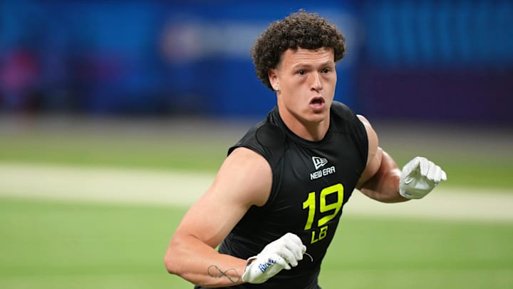 Feb 27, 2025; Indianapolis, IN, USA; UCLA linebacker Kain Medrano (LB19) participates in drills during the 2025 NFL Combine at Lucas Oil Stadium. Mandatory Credit: Kirby Lee-Imagn Images Feb 27, 2025; Indianapolis, IN, USA; UCLA linebacker Kain Medrano (LB19) participates in drills during the 2025 NFL Combine at Lucas Oil Stadium. Mandatory Credit: Kirby Lee-Imagn Images