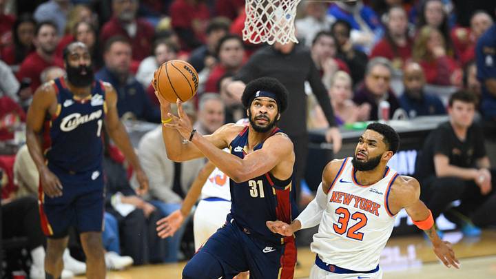 May 23, 2026; Cleveland, Ohio, USA; Cleveland Cavaliers center Jarrett Allen (31) shoots while defended by New York Knicks center Karl-Anthony Towns (32) in the first quarter during game three of the eastern conference finals for the 2026 NBA playoffs at Rocket Arena. Mandatory Credit: David Richard-Imagn Images May 23, 2026; Cleveland, Ohio, USA; Cleveland Cavaliers center Jarrett Allen (31) shoots while defended by New York Knicks center Karl-Anthony Towns (32) in the first quarter during game three of the eastern conference finals for the 2026 NBA playoffs at Rocket Arena. Mandatory Credit: David Richard-Imagn Images