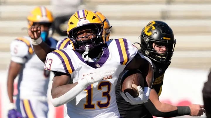 2026 RB, Xavier Crowell is set to make his college commitment announcement 2026 RB, Xavier Crowell is set to make his college commitment announcement