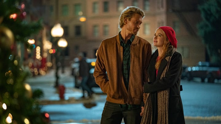 The Merry Gentlemen. (L-R) Chad Michael Murray as Luke and Britt Robertson as Ashley in The Merry Gentlemen. Cr. Katrina Marcinowski/Netflix © 2024
