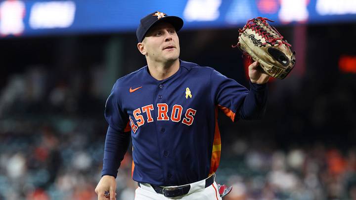 Houston Astros center fielder Daulton Varsho (18) jogs off the field before the game against the Arizona Diamondbacks at Daikin Park. Mandatory Credit: Troy Taormina-Imagn Images Houston Astros center fielder Daulton Varsho (18) jogs off the field before the game against the Arizona Diamondbacks at Daikin Park. Mandatory Credit: Troy Taormina-Imagn Images