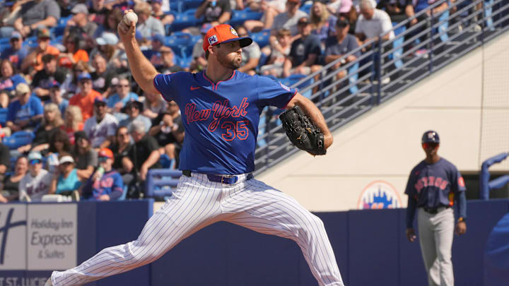 Feb 22, 2025; Port St. Lucie, Florida, USA; New York Mets pitcher Clay Holmes (35) pitches against the Houston Astros in the third inning at Clover Park. Mandatory Credit: Jim Rassol-Imagn Images Feb 22, 2025; Port St. Lucie, Florida, USA; New York Mets pitcher Clay Holmes (35) pitches against the Houston Astros in the third inning at Clover Park. Mandatory Credit: Jim Rassol-Imagn Images
