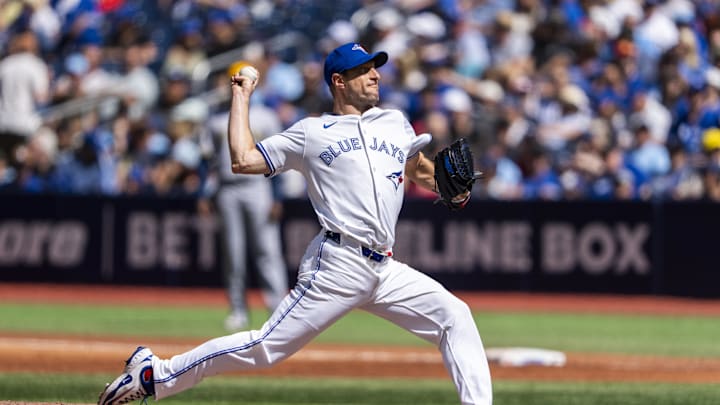 Aug 31, 2025; Toronto, Ontario, CAN; Toronto Blue Jays pitcher Max Scherzer (31) pitches to the Milwaukee Brewers during the second inning at Rogers Centre. Mandatory Credit: Kevin Sousa-Imagn Images Aug 31, 2025; Toronto, Ontario, CAN; Toronto Blue Jays pitcher Max Scherzer (31) pitches to the Milwaukee Brewers during the second inning at Rogers Centre. Mandatory Credit: Kevin Sousa-Imagn Images