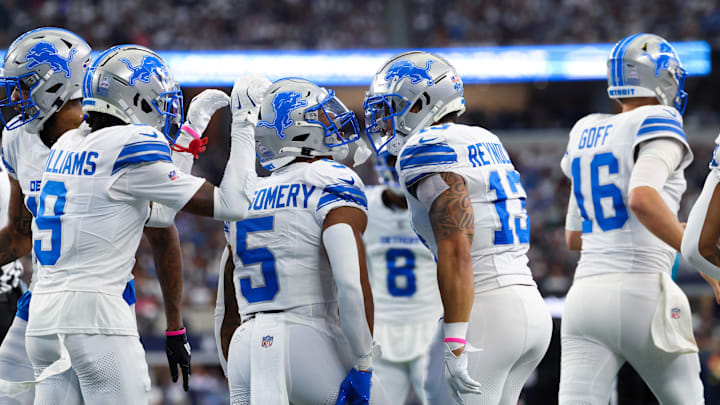 Detroit Lions running back David Montgomery (5) celebrates touchdown against Cowboys 
