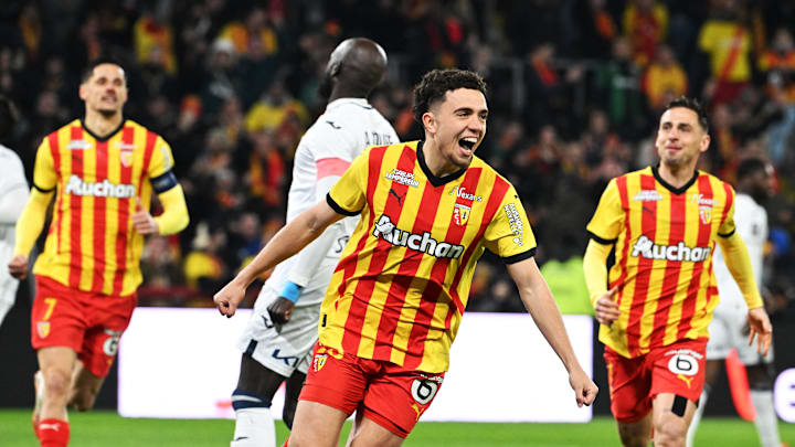 Le RC Lens est huitième de Ligue 1. 
