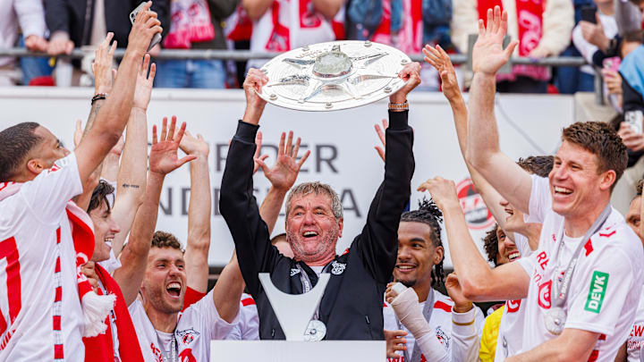 Welcher Coach wird sein Nachfolger? Aufstiegstrainer Friedhelm Funkel