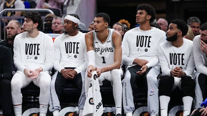 Cedi Osman, Devonte Graham, Victor Wembanyama, Dominick Barlow, Julian Champagnie