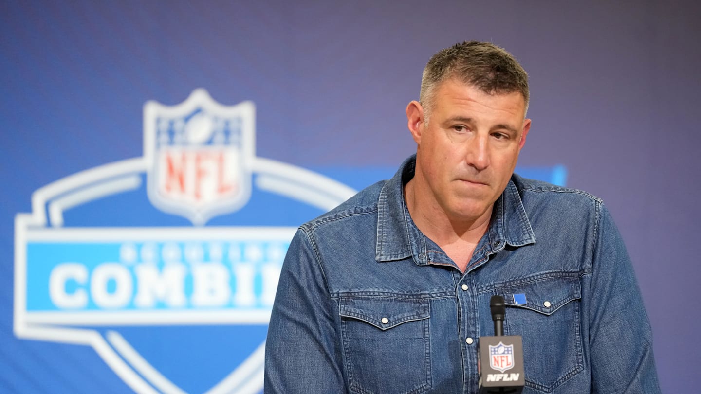 Image for Mike Vrabel Was Back in a Familiar Place on Monday After Missing Day 3 of the NFL Draft for Counseling
