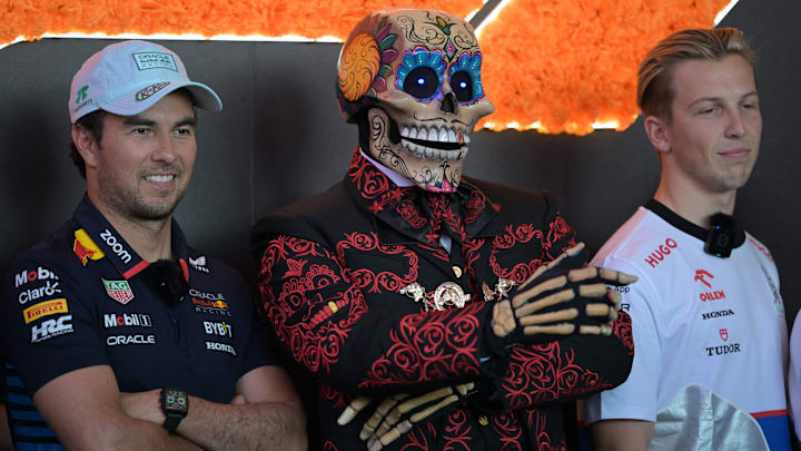 Sergio "Checo" Pérez y Liam Lawson, en la previa de una de las ediciones del Gran Premio de México de la Fórmula 1