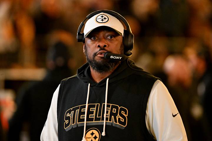 Pittsburgh Steelers head coach Mike Tomlin Pittsburgh Steelers head coach Mike Tomlin