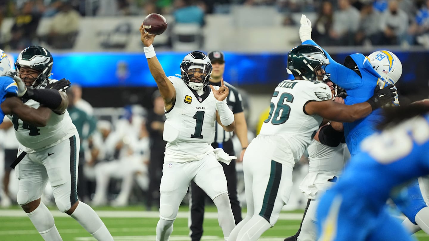 Turnovers Galore, But No Touchdowns For Eagles, Who Trail 10-6 At Halftime