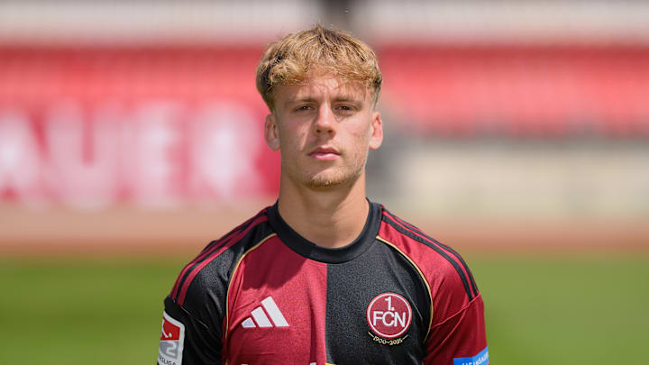 Tim Janisch hat seinen Vertrag in Nürnberg verlängert