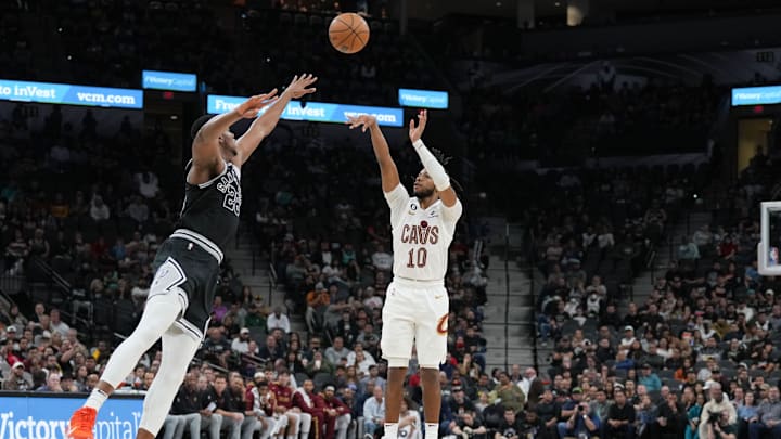 Dec 12, 2022; San Antonio, Texas, USA; Cleveland Cavaliers guard Darius Garland (10) shoots over San