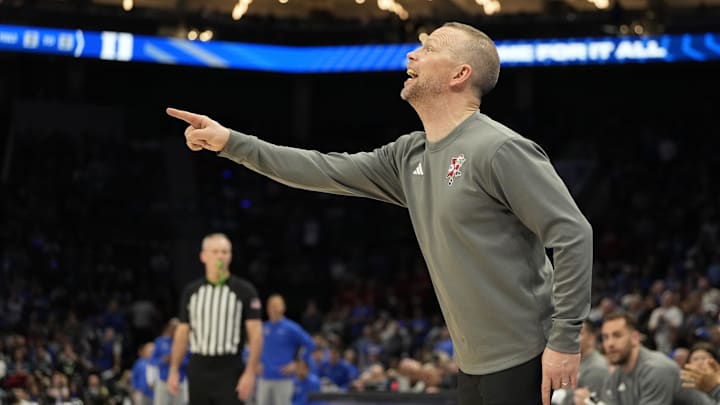 Mar 15, 2025; Charlotte, NC, USA; Louisville Cardinals head coach Pat Kelsey in the second half of the 2025 ACC Conference Championship game against the Duke Blue Devils at Spectrum Center. Mandatory Credit: Bob Donnan-Imagn Images Mar 15, 2025; Charlotte, NC, USA; Louisville Cardinals head coach Pat Kelsey in the second half of the 2025 ACC Conference Championship game against the Duke Blue Devils at Spectrum Center. Mandatory Credit: Bob Donnan-Imagn Images