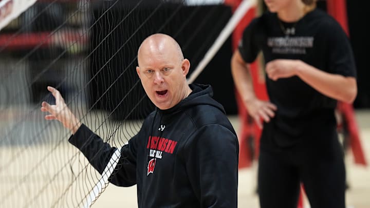 Wisconsin head coach Kelly Sheffield is shown during volleyball practice.MARK HOFFMAN/MILWAUKEE JOURNAL SENTINELMjs Uwvb 1 Jpg Uwvolley