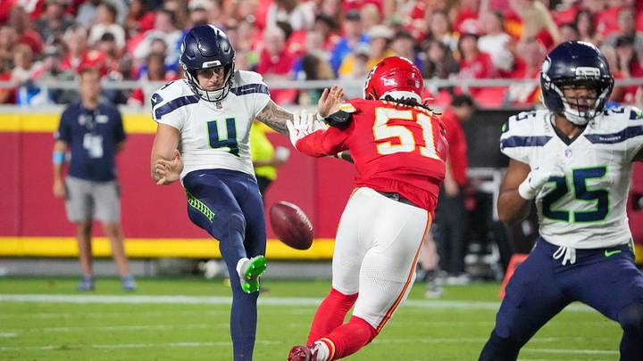 Aug 28, 2026; Kansas City, Missouri, USA; Kansas City Chiefs defensive end R. Mason Thomas (51) nearly blocks the punt from Seattle Seahawks punter Michael Dickson (4) during the first half of the game at Arrowhead Stadium. Mandatory Credit: Denny Medley-Imagn Images Aug 28, 2026; Kansas City, Missouri, USA; Kansas City Chiefs defensive end R. Mason Thomas (51) nearly blocks the punt from Seattle Seahawks punter Michael Dickson (4) during the first half of the game at Arrowhead Stadium. Mandatory Credit: Denny Medley-Imagn Images