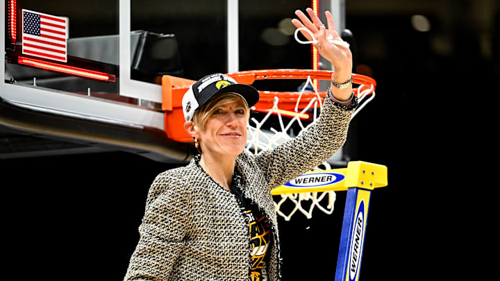 Louisville v Iowa