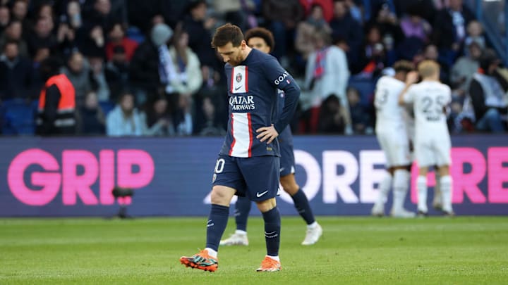 Son ancien coéquipier en club et en sélection, Javier Mascherano, défend Messi et n'a pas caché sa frustration contre le PSG.