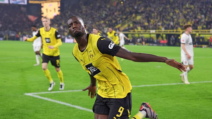 Borussia Dortmund v FC St. Pauli 1910 - Bundesliga